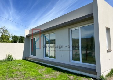 Casa a estrenar en Barrio Golf